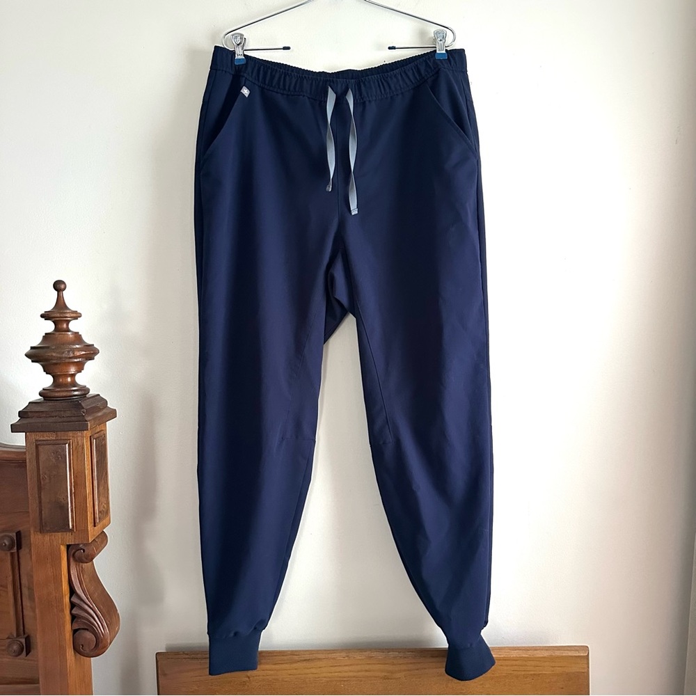 Figs • Tansen‎ Jogger Scrub Pants in Navy